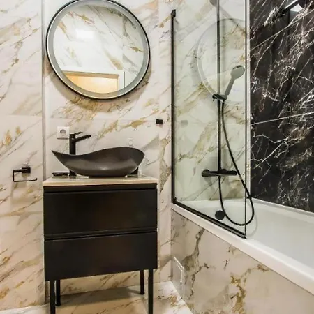 Luxury * بوخارست